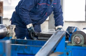 Automatización para los Procesos de Doblado y Plegado de Metales